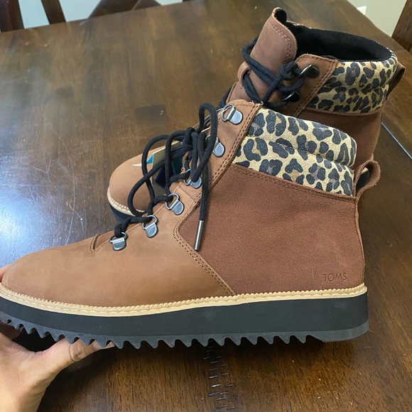 Toms Shoes - Nwt Toms hiking boot